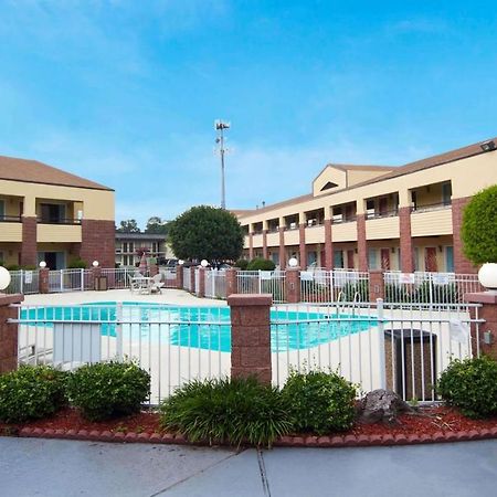 Magnuson Hotel Virginia Beach Exterior photo