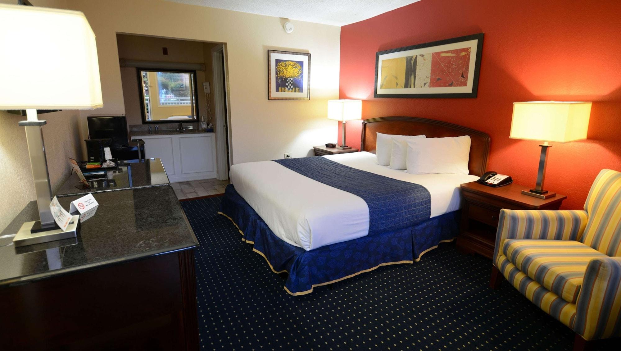 Magnuson Hotel Virginia Beach Exterior photo