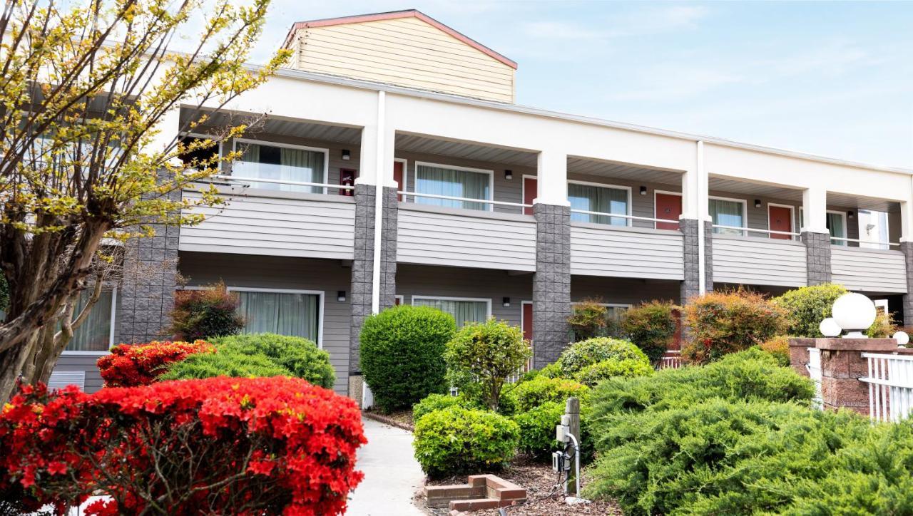 Magnuson Hotel Virginia Beach Exterior photo
