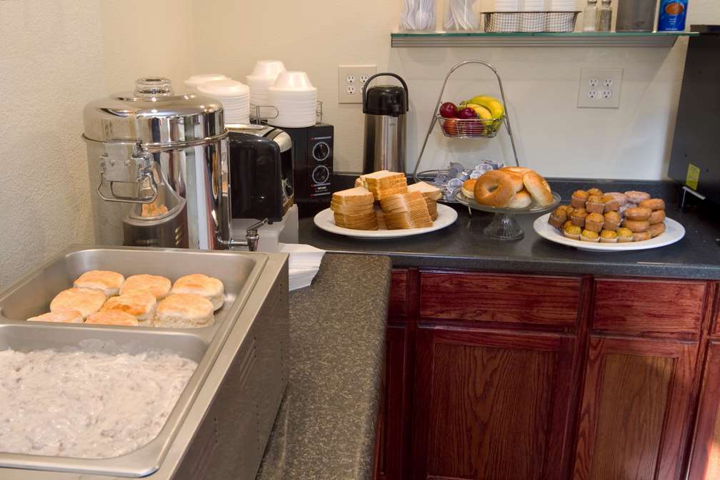 Magnuson Hotel Virginia Beach Restaurant photo