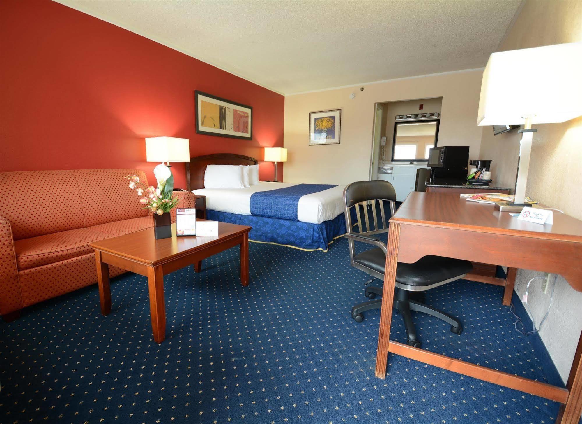 Magnuson Hotel Virginia Beach Exterior photo
